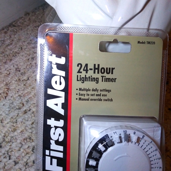 3/$18 First Alert 24-Hour Lighting Timer - Picture 2 of 7